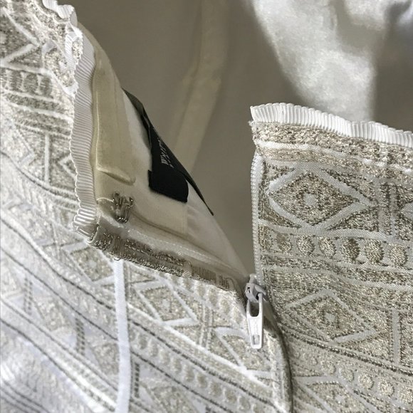 WHITE HOUSE / BLACK MARKET 6 NWT Boned Peplum Bustier w/Intricate Embroidery - Picture 3 of 6